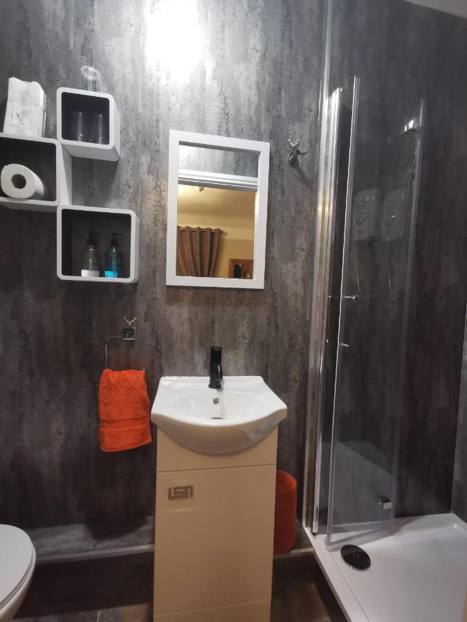 Dolweunydd Bed And Breakfast Бетс-и-код Екстериор снимка