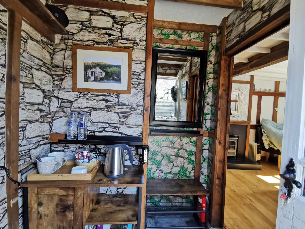 Dolweunydd Bed And Breakfast Бетс-и-код Екстериор снимка