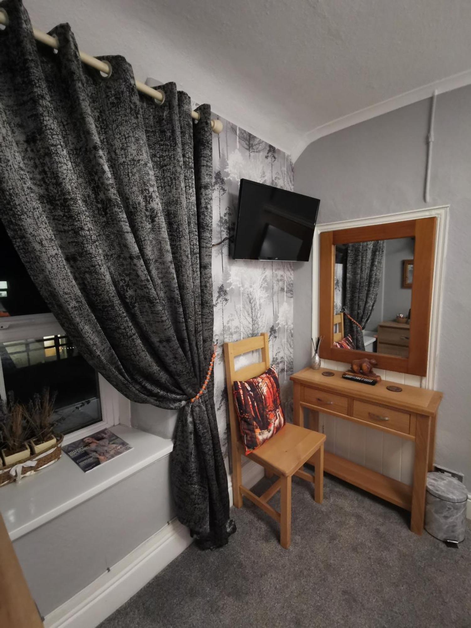 Dolweunydd Bed And Breakfast Бетс-и-код Екстериор снимка