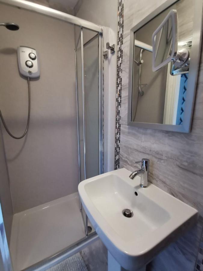 Dolweunydd Bed And Breakfast Бетс-и-код Екстериор снимка