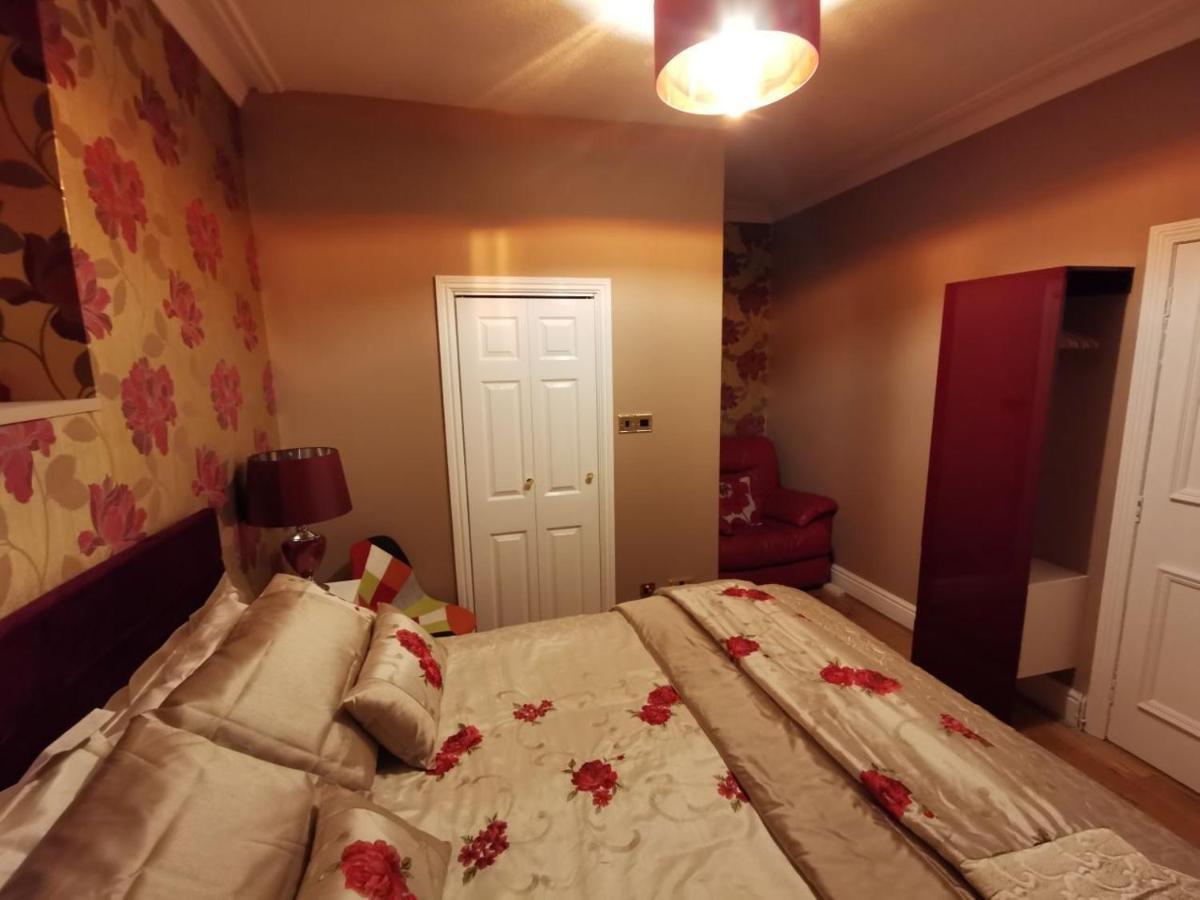 Dolweunydd Bed And Breakfast Бетс-и-код Екстериор снимка
